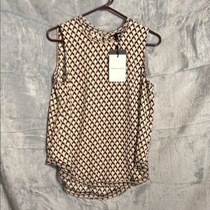 NWT Who What Where Geometric Patterned Sleeveless Top size‎ medium lightweight